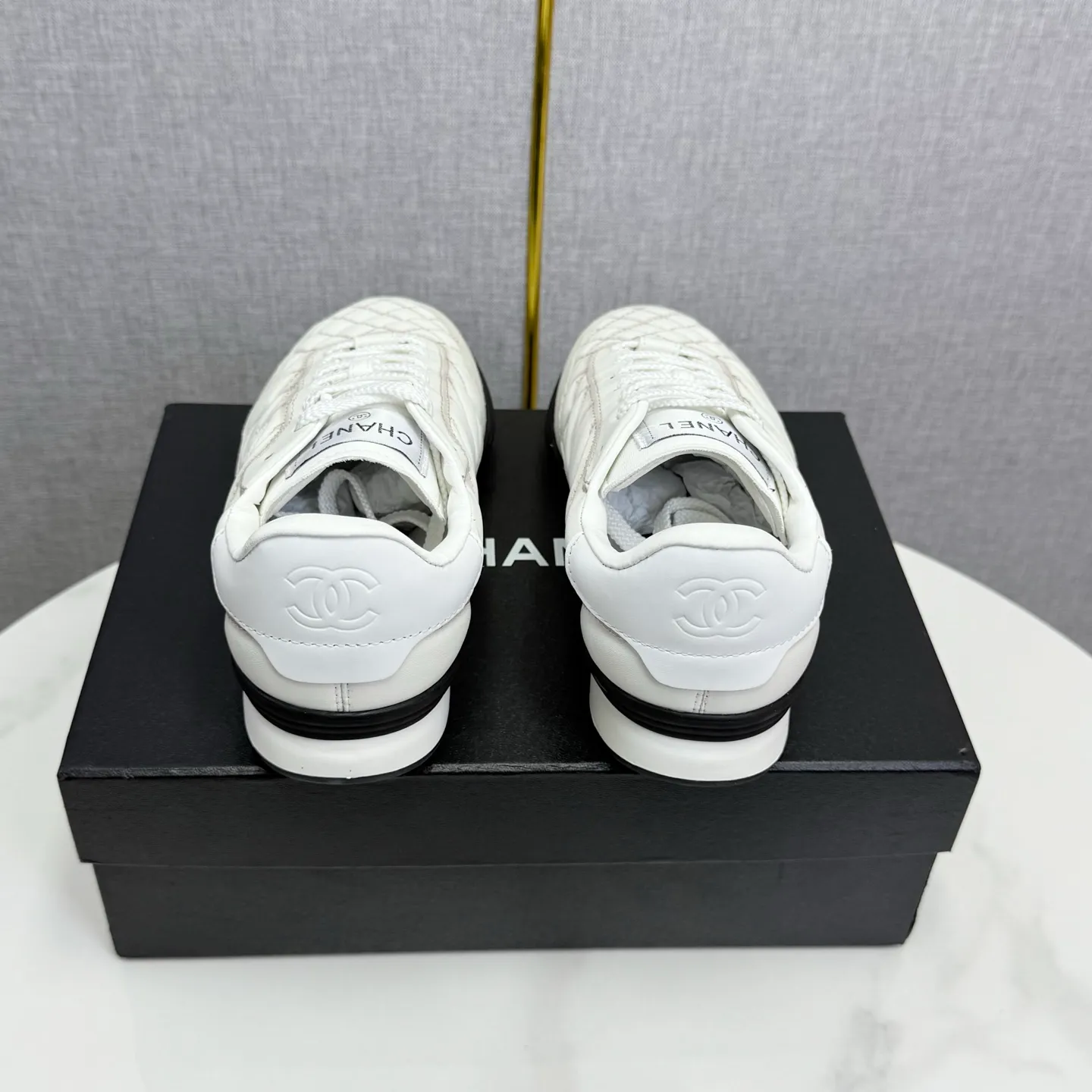 👟👟Ex-factory price 600👟👟Chanel Panda Shoes! 2025 counter's top casual sports shoes. This classic design; the upper is electro-embroidered with a variety of techniques; the outsole is fashionable and sporty; the unusual inclusion of a variety of color matching elements... The diversified mix and match is very good-looking and versatile, and can be used for leisure, fashion, sports, and outdoor... ꫛꫀꪝ Go➫ Materials: ❶Upper made of: original imported first-layer silk cowhide + original waterproof cloth + original first-layer cowhide ❷Inner lining: Original Yangli+wang ❸ Outsole based on: Original TPU combination outsole Counter boutique packaging complete set for women 35–41